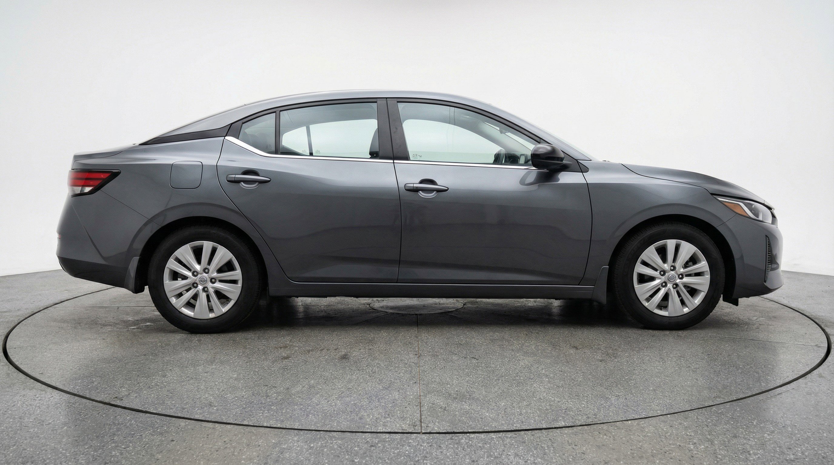Used 2025 Nissan Sentra S FWD image 11