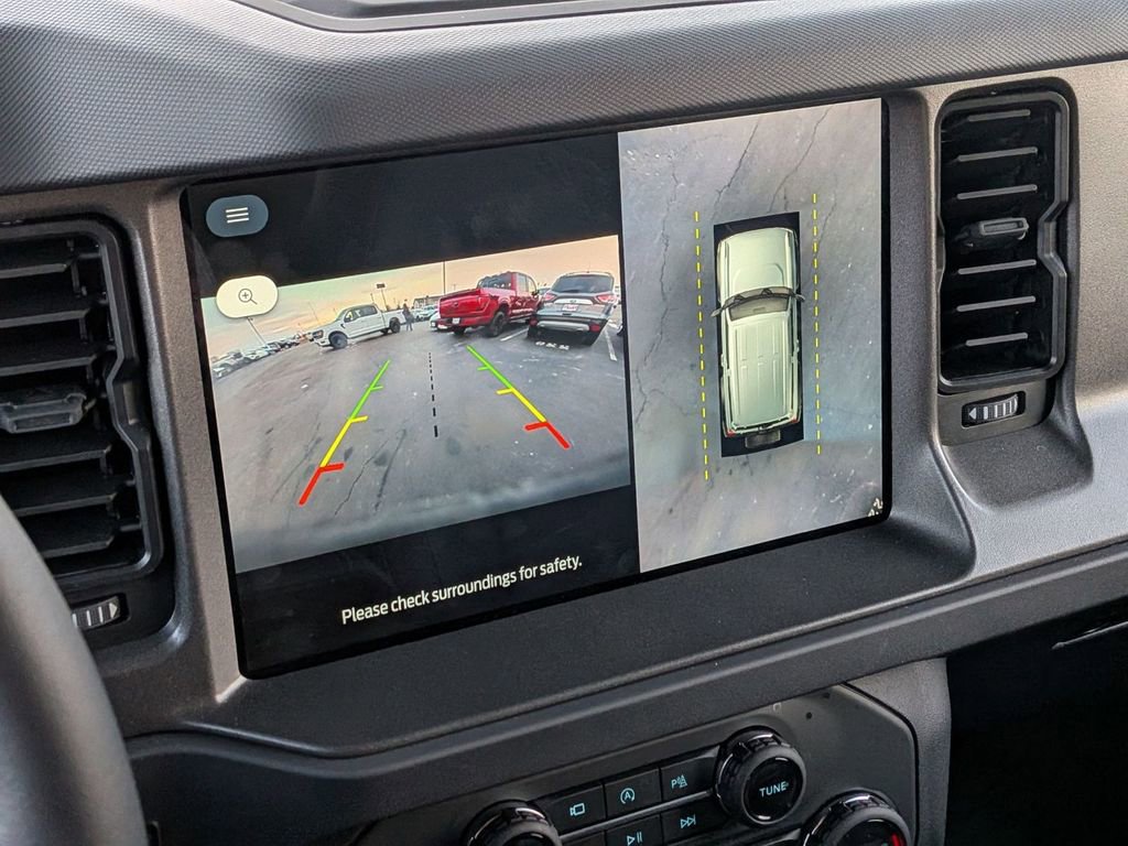 New 2025 Ford Bronco Badlands image 3