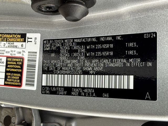 Used 2024 Toyota Highlander LE AWD/4WD image 36