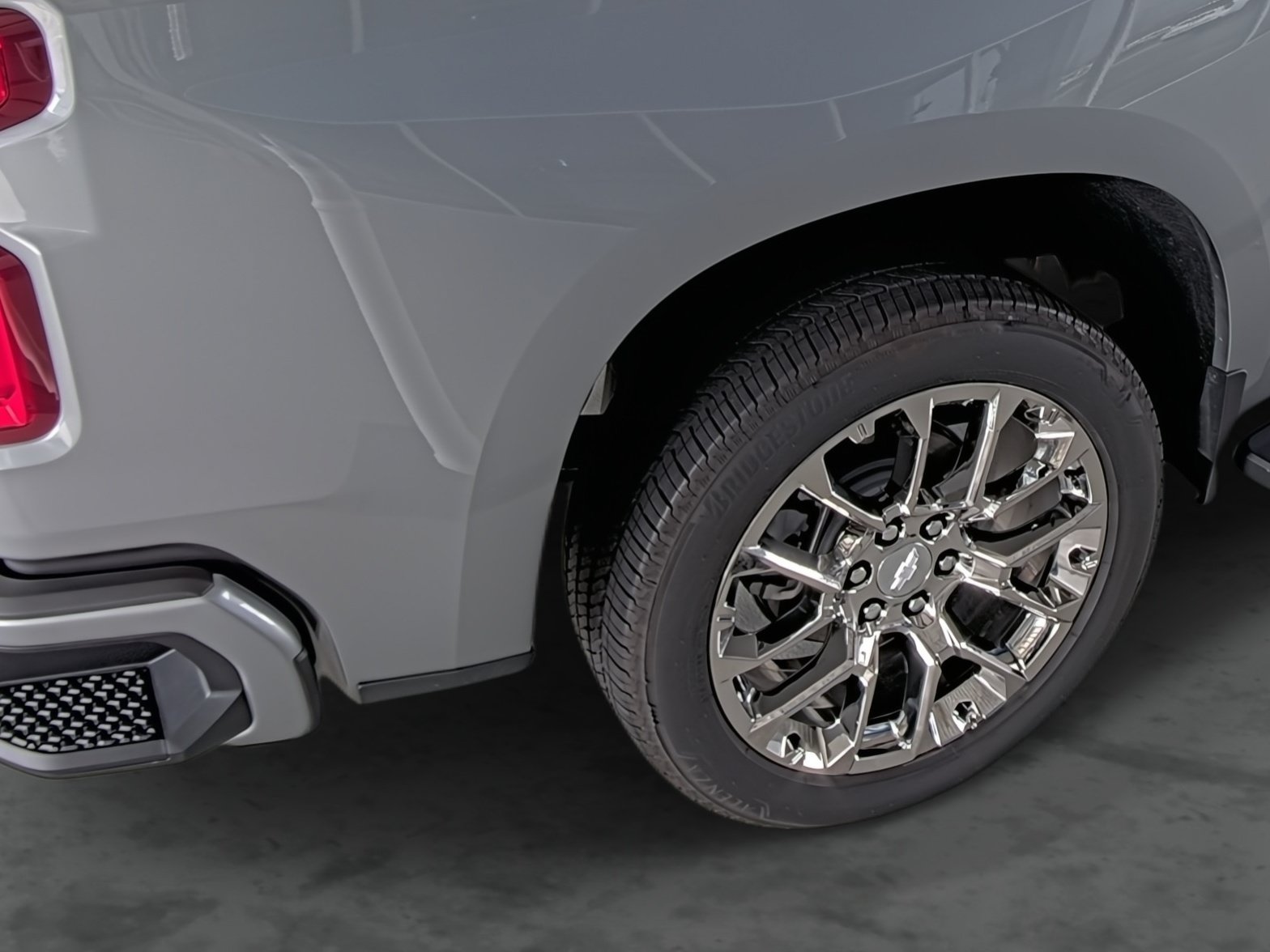 Used 2025 Chevrolet Silverado 1500 High Country w/ High Country Premium Package AWD/4WD image 13