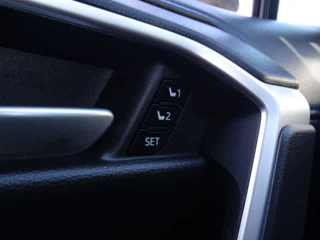 Used 2023 Toyota RAV4 XSE AWD/4WD image 40