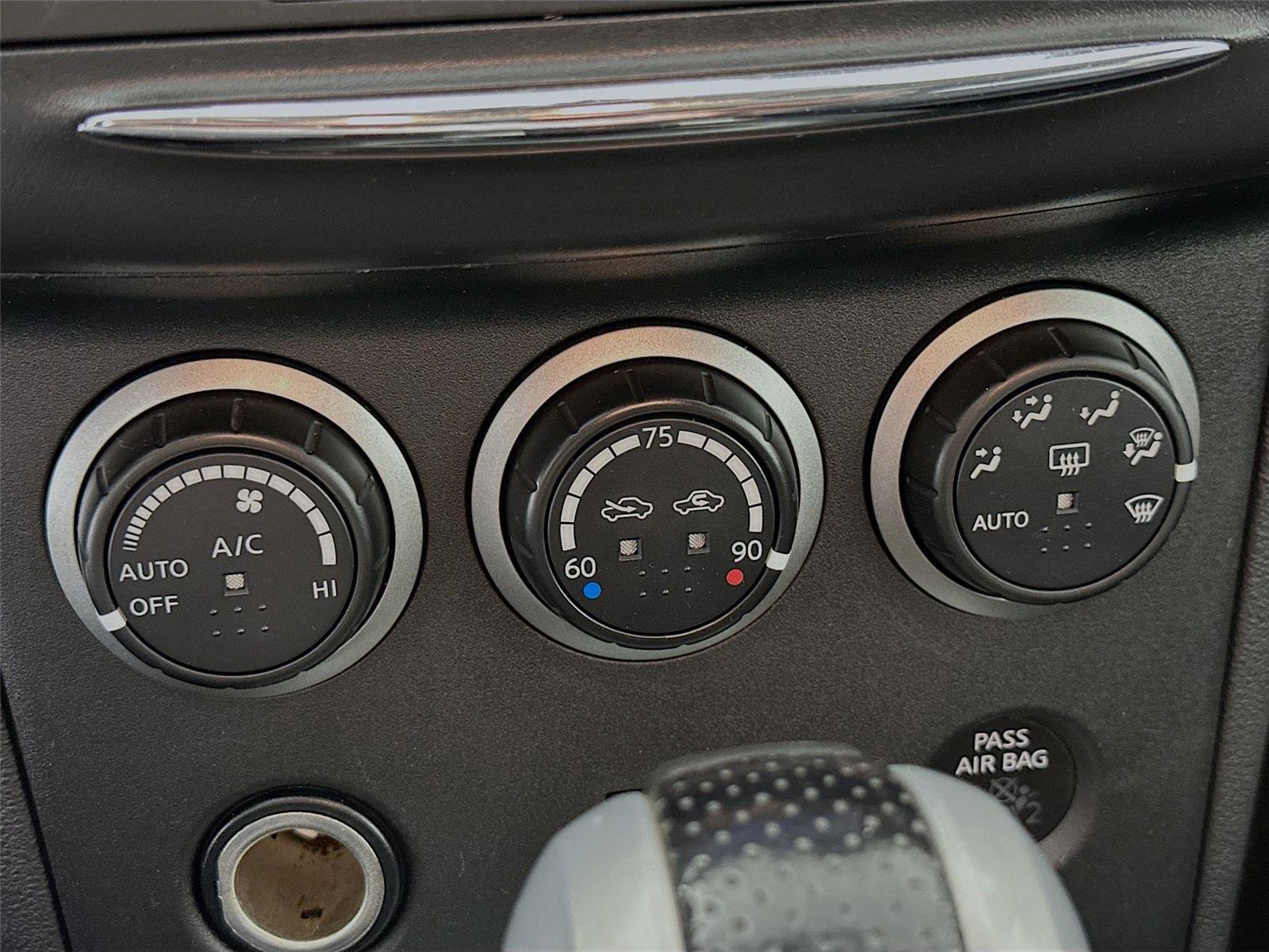 Used 2011 Nissan Rogue SV w/ SL Pkg image 16