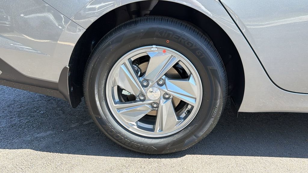 New 2026 Hyundai Elantra SE image 17