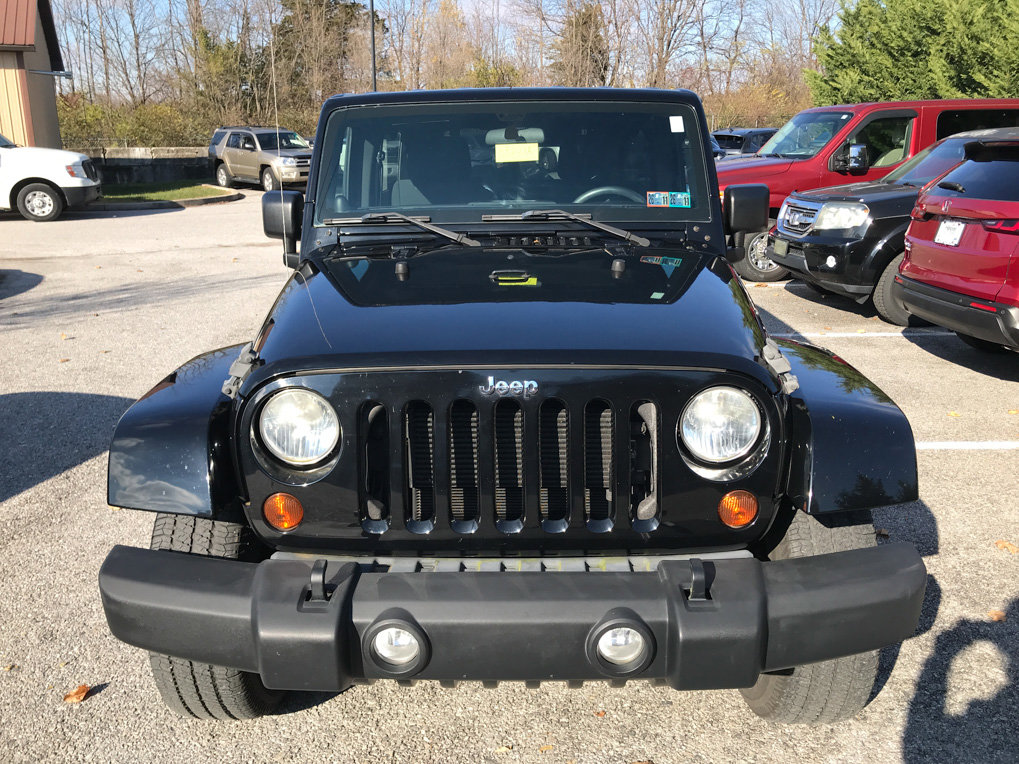 Used 2012 Jeep Wrangler Unlimited Rubicon w/ Connectivity Group image 3