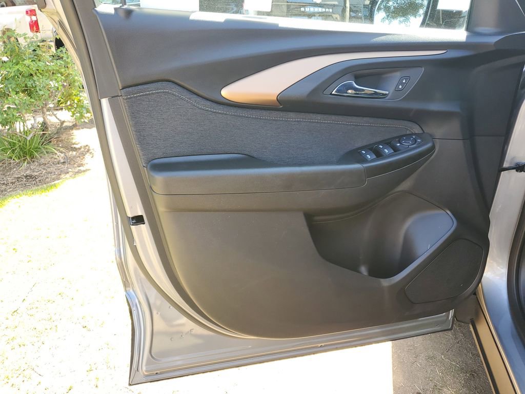 Used 2023 Chevrolet TrailBlazer ACTIV image 18