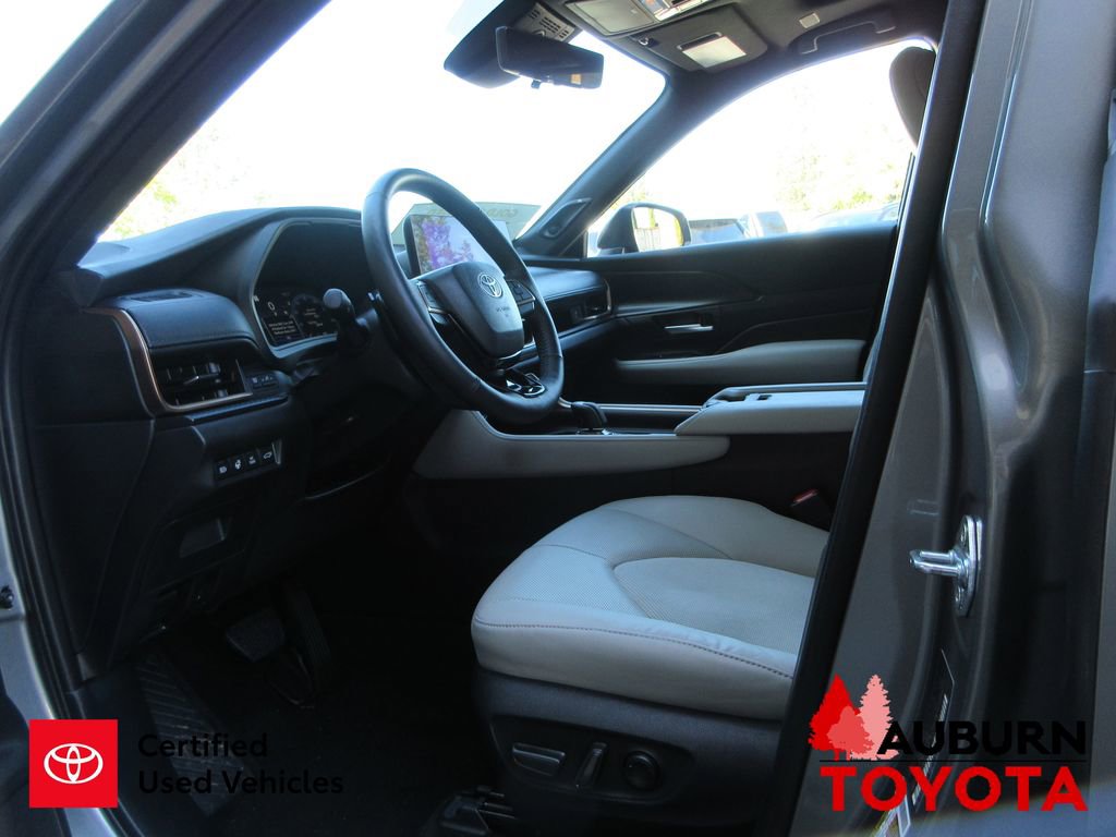 Certified 2025 Toyota Grand Highlander AWD Hybrid image 29