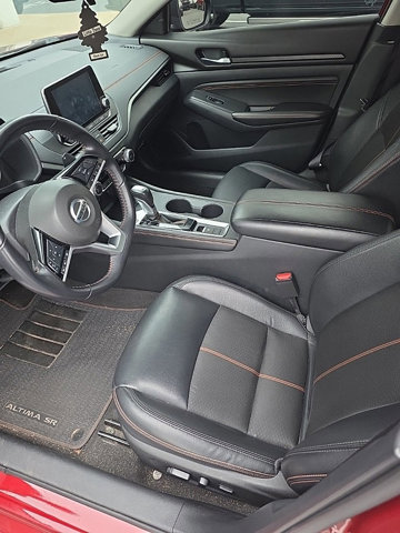 Used 2021 Nissan Altima 2.5 SR w/ SR Premium Package image 11