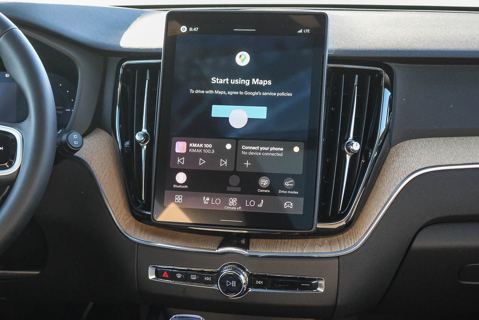 New 2026 Volvo XC60 T8 Plus w/ Climate Package image 25