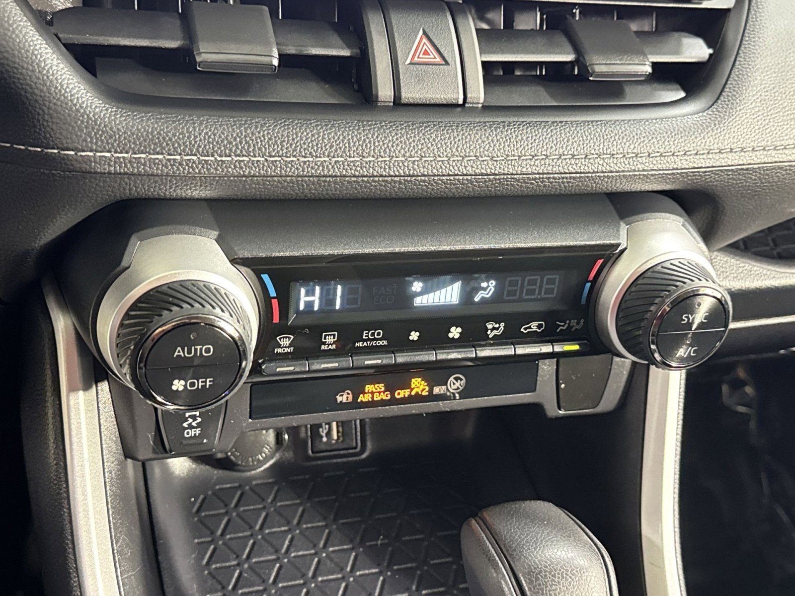 Used 2025 Toyota RAV4 LE image 33