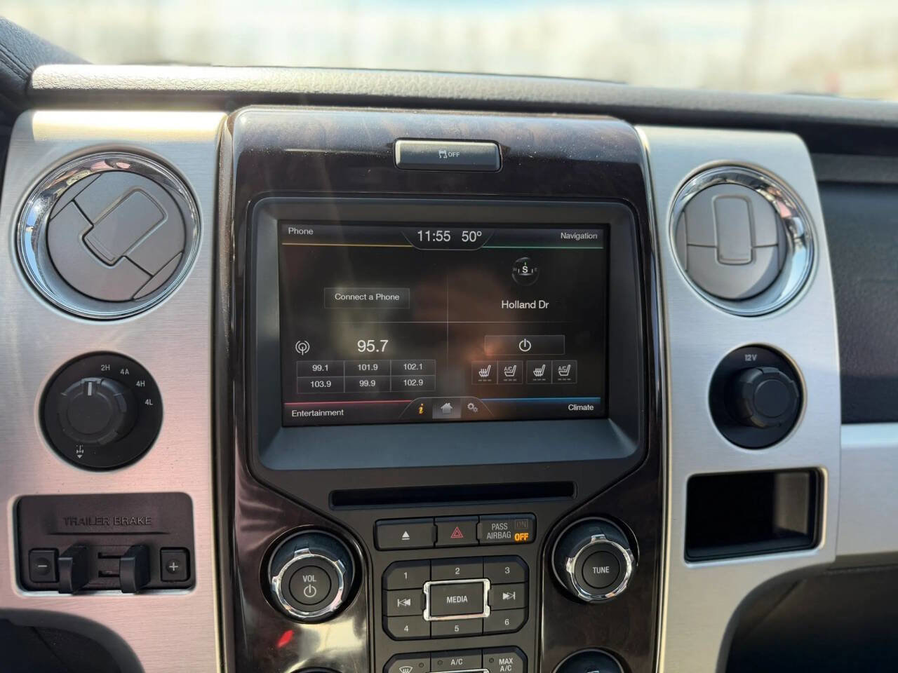 Used 2014 Ford F150 Platinum image 49