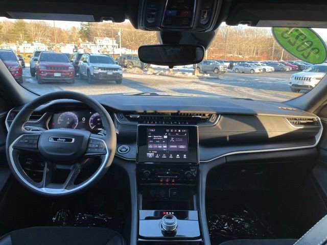 Used 2023 Jeep Grand Cherokee L Laredo image 14
