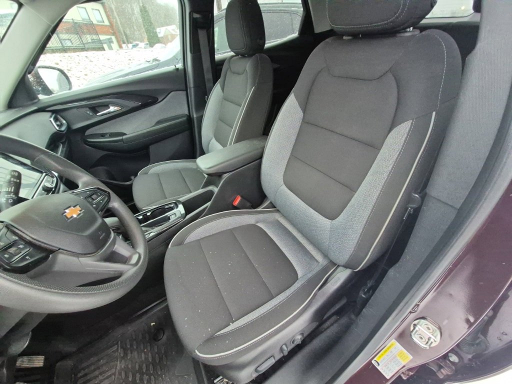 Used 2023 Chevrolet TrailBlazer LT w/ Convenience Package image 11