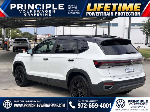 New 2027 Volkswagen Taos SE FWD image 9