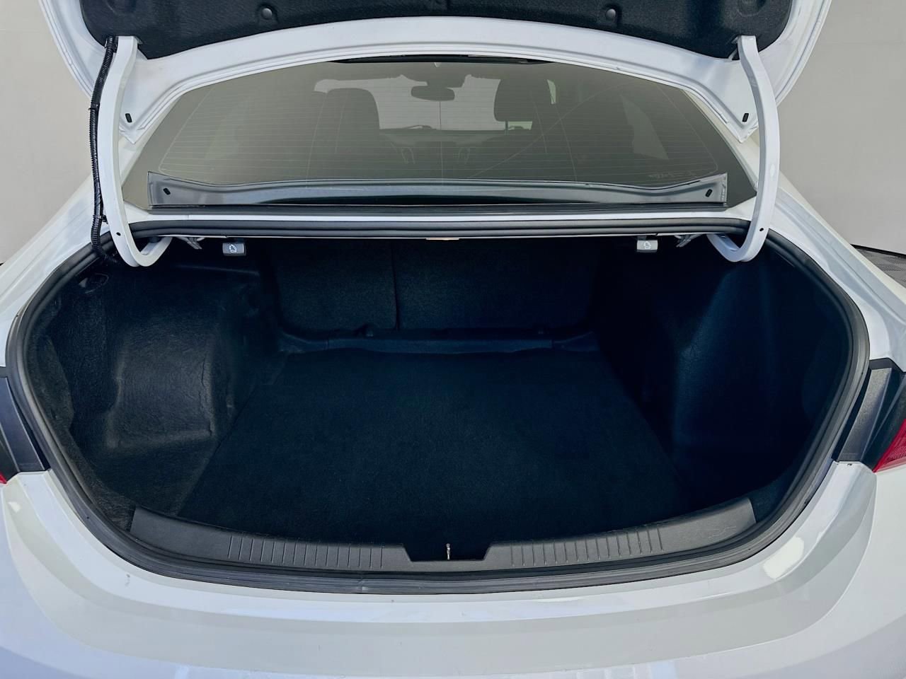 Used 2023 Chevrolet Malibu LT image 18