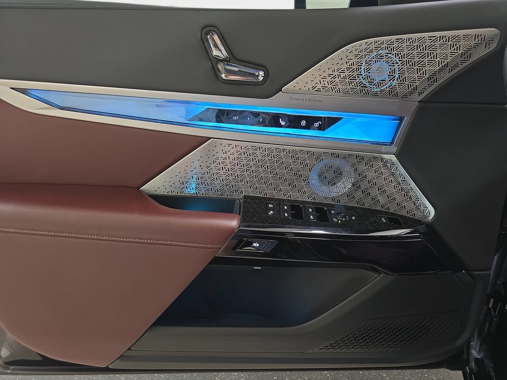 Certified 2023 BMW i7 xDrive60 AWD/4WD image 27