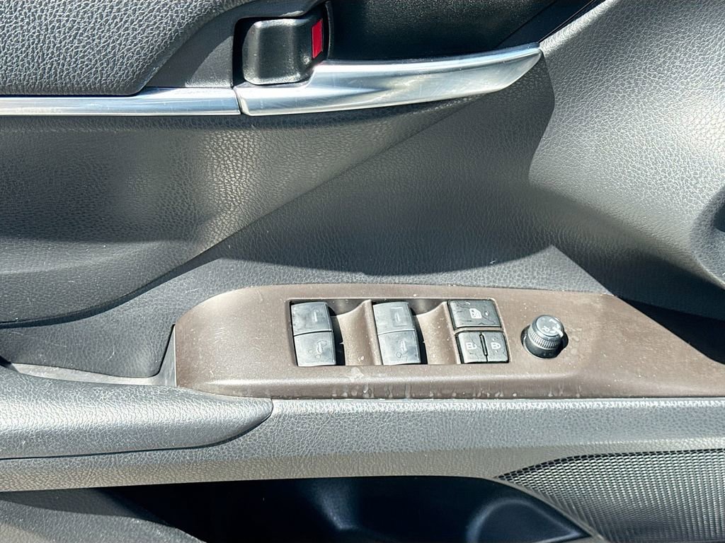 Used 2024 Toyota Camry SE FWD image 14