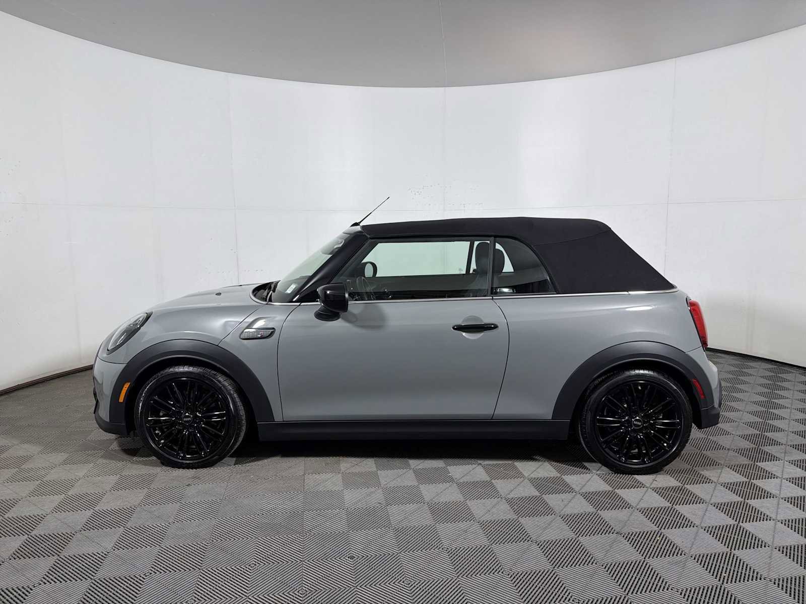 Used 2023 MINI Cooper S image 4