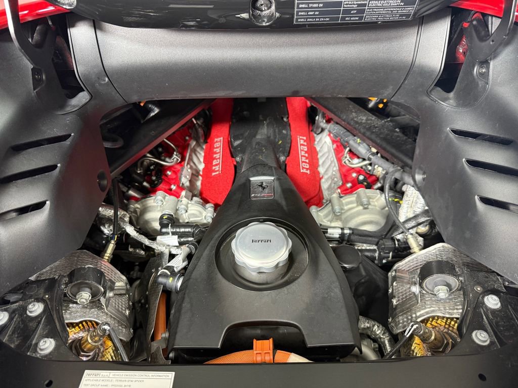 Used 2023 Ferrari SF90 Spider image 27