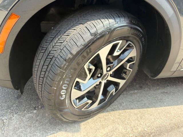 Used 2025 Kia Sportage EX AWD/4WD image 38