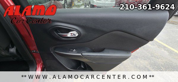 Used 2017 Jeep Cherokee Latitude FWD image 24