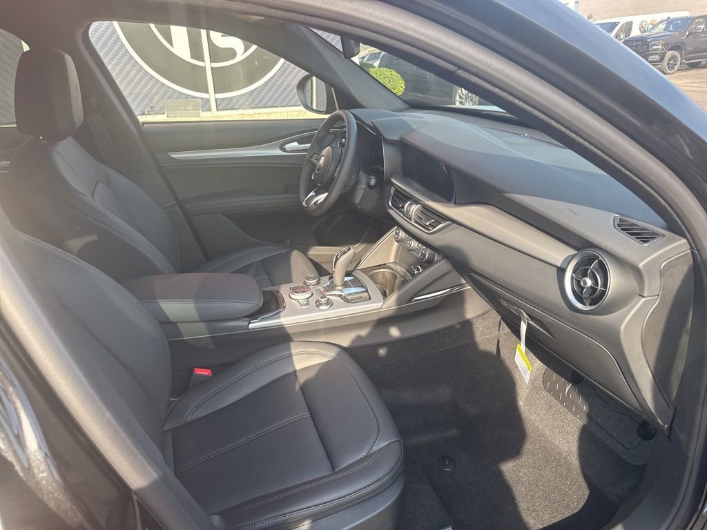 New 2026 Alfa Romeo Stelvio Sprint image 22