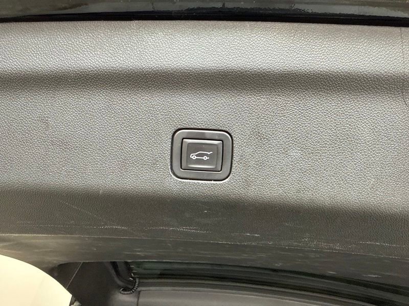 Used 2023 Chevrolet Tahoe Z71 AWD/4WD image 11