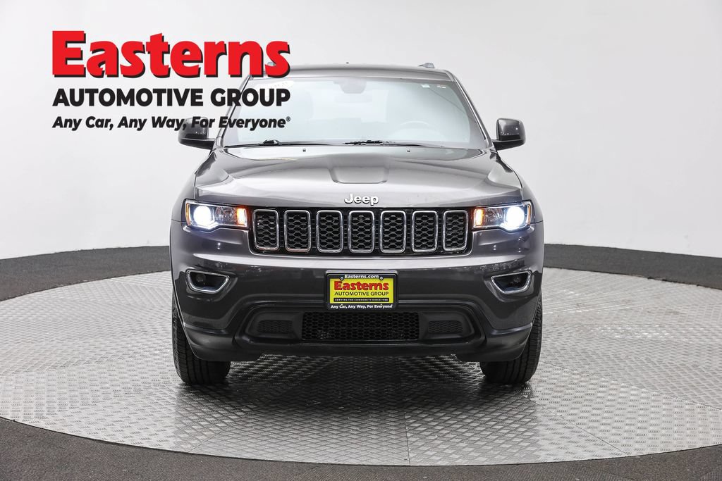 Used 2020 Jeep Grand Cherokee Laredo AWD/4WD image 2