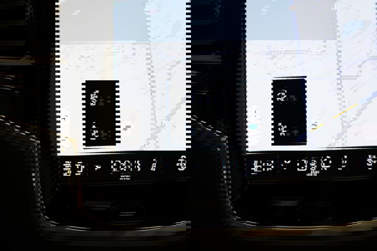 Used 2023 Volvo XC90 T8 Ultimate image 9