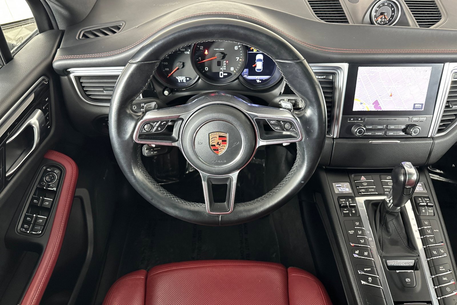 Used 2018 Porsche Macan AWD/4WD image 13