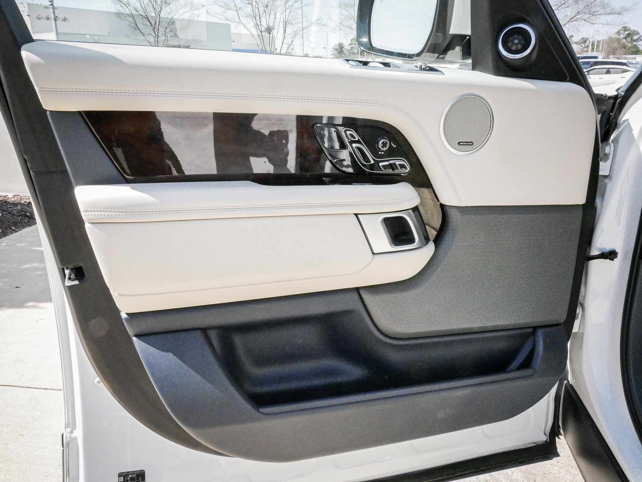 Used 2021 Land Rover Range Rover Westminster Edition image 14