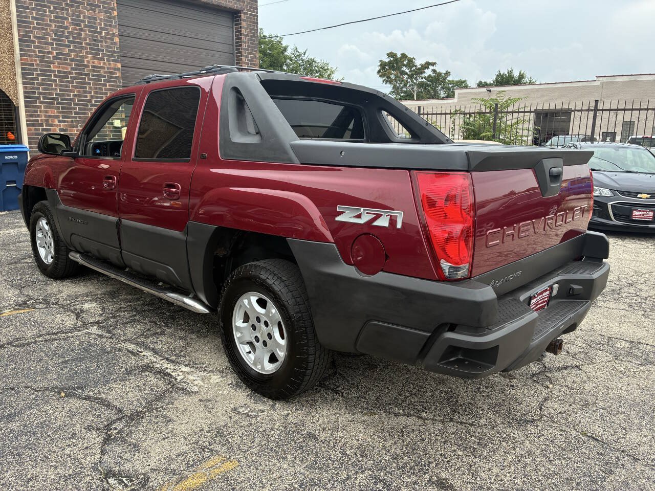 Used 2005 Chevrolet Avalanche Z71 w/ Preferred Equipment Group AWD/4WD image 7