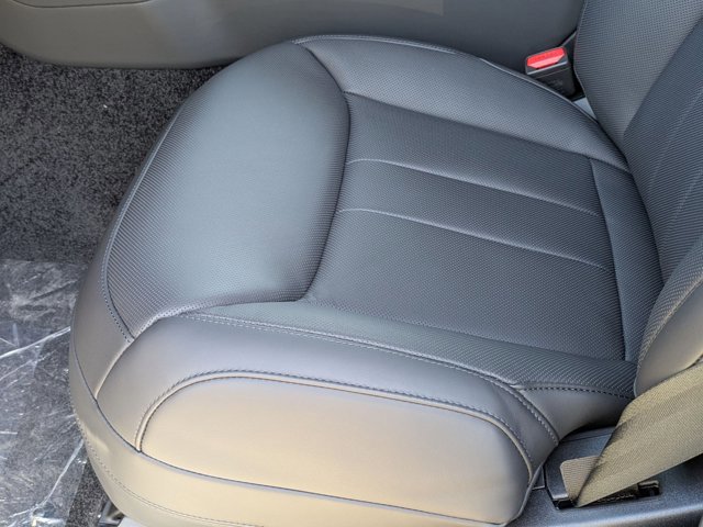 New 2026 Land Rover Range Rover SE image 4