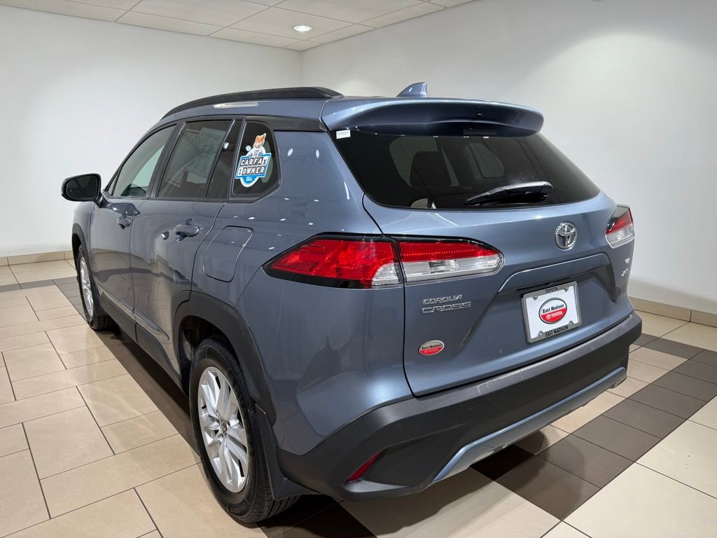 Certified 2023 Toyota Corolla Cross LE w/ Moonroof Package image 3