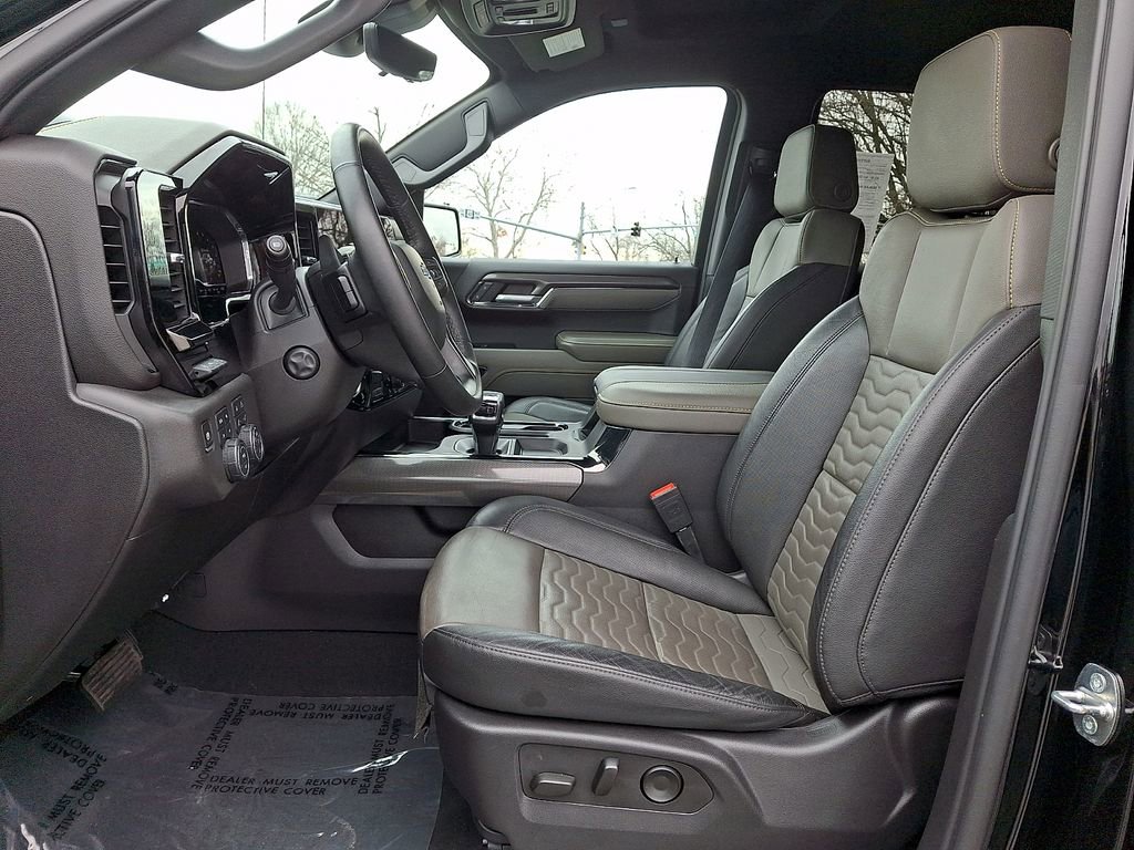 Used 2024 Chevrolet Silverado 1500 ZR2 w/ Technology Package image 13