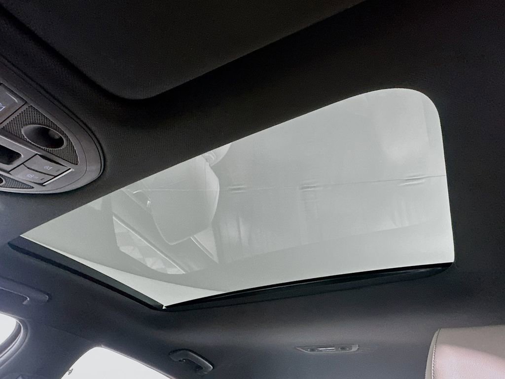 Used 2023 Genesis G70 2.0T w/ Sport Prestige Package image 21