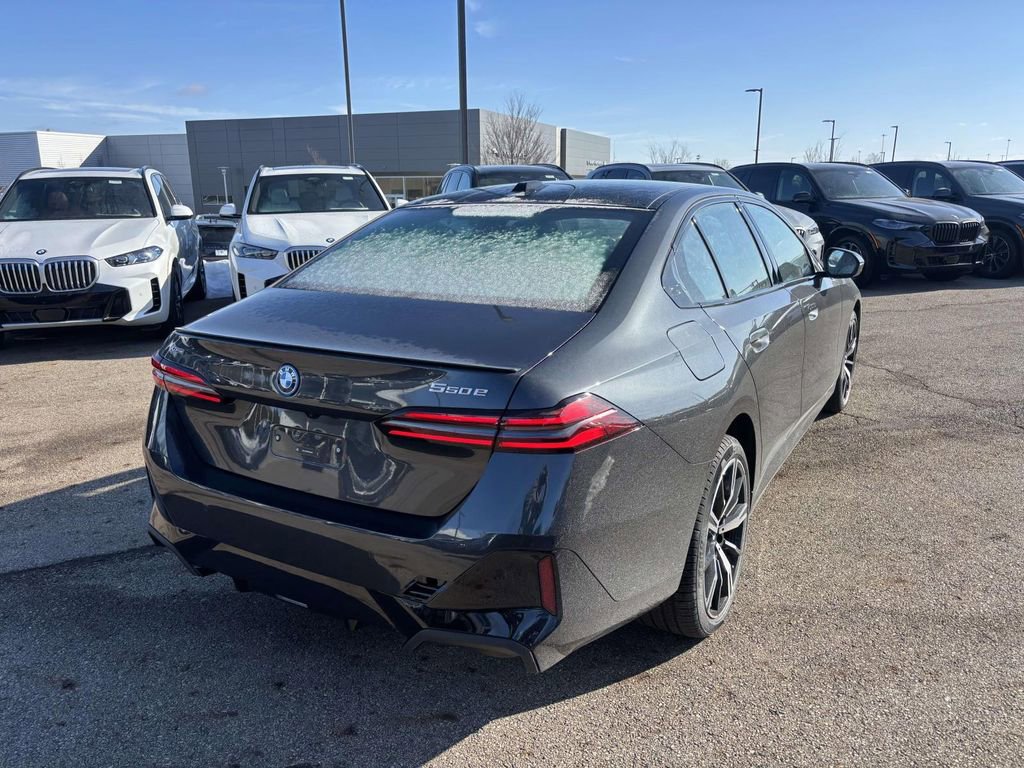 New 2026 BMW 550e xDrive image 7