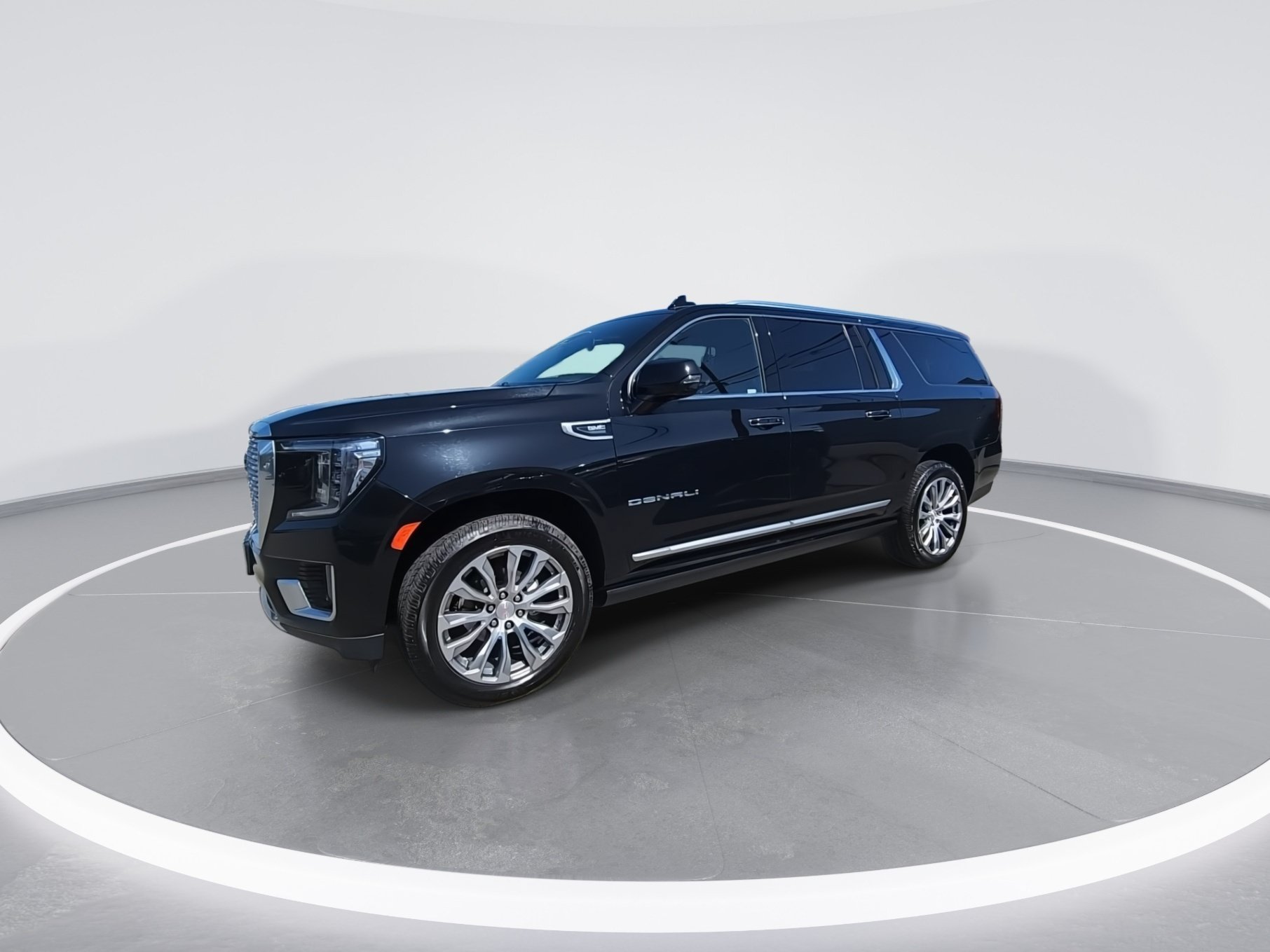 Used 2023 GMC Yukon XL Denali AWD/4WD image 7