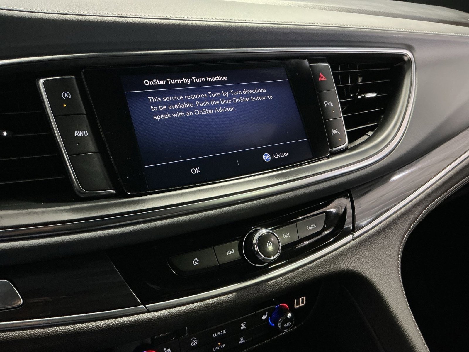 Used 2023 Buick Enclave Essence AWD/4WD image 21