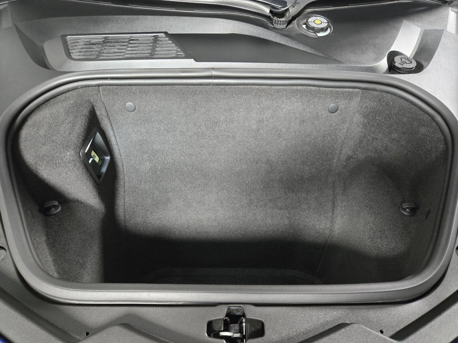 Used 2025 Chevrolet Corvette Stingray Coupe w/ Z51 Performance Package image 20