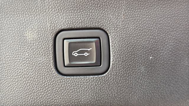 Used 2023 Buick Enclave Essence FWD image 27