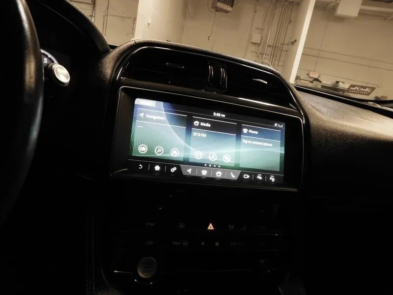 Used 2019 Jaguar F-PACE S AWD/4WD image 31
