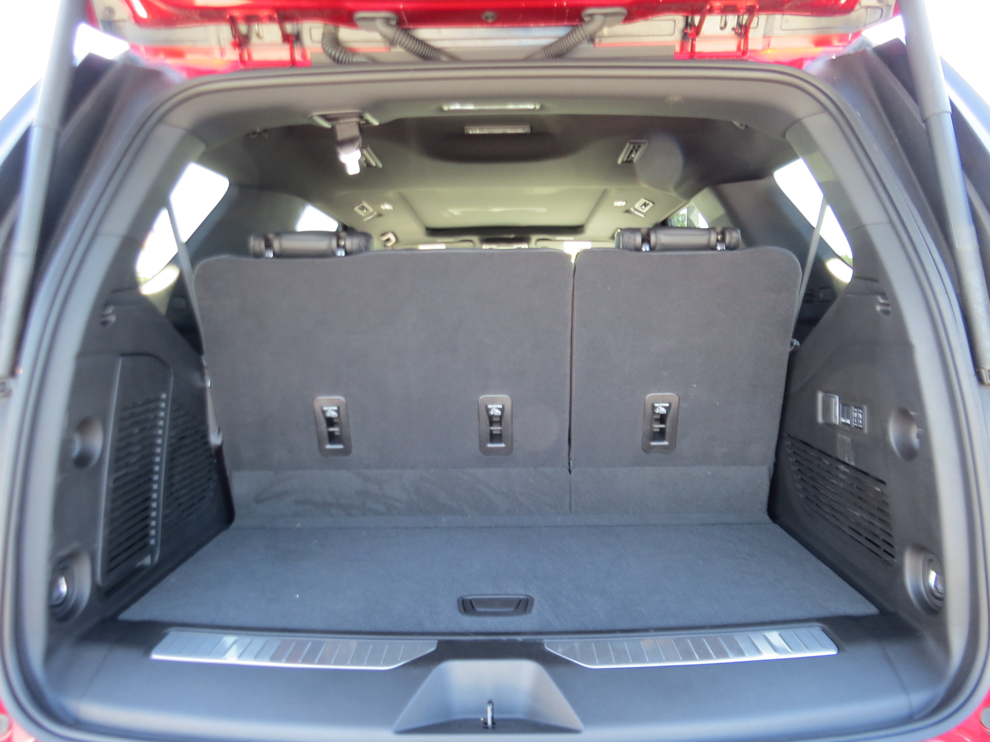 Used 2025 Chevrolet Tahoe RST w/ Advanced Technology Package AWD/4WD image 14