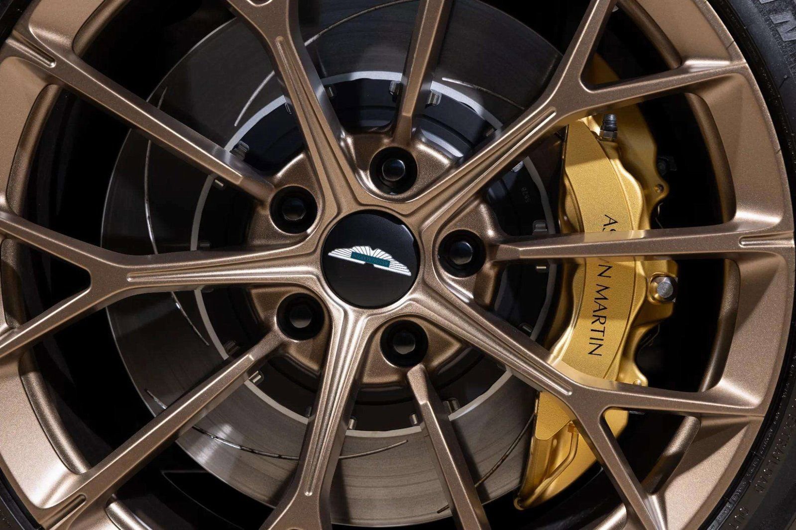 New 2026 Aston Martin V8 Vantage Coupe RWD image 11