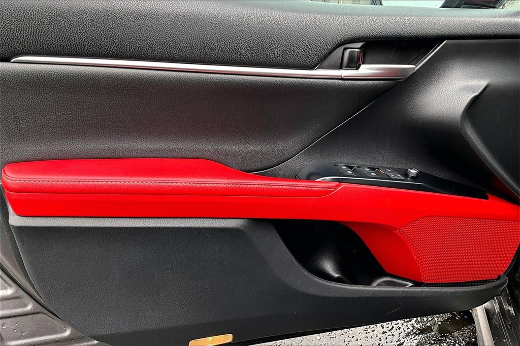 Used 2019 Toyota Camry XSE image 17