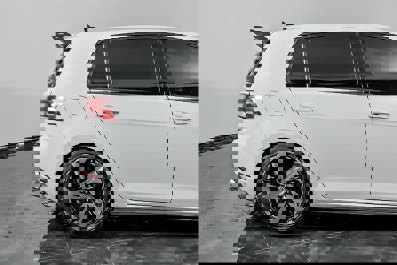 Used 2020 Volkswagen GTI S image 11