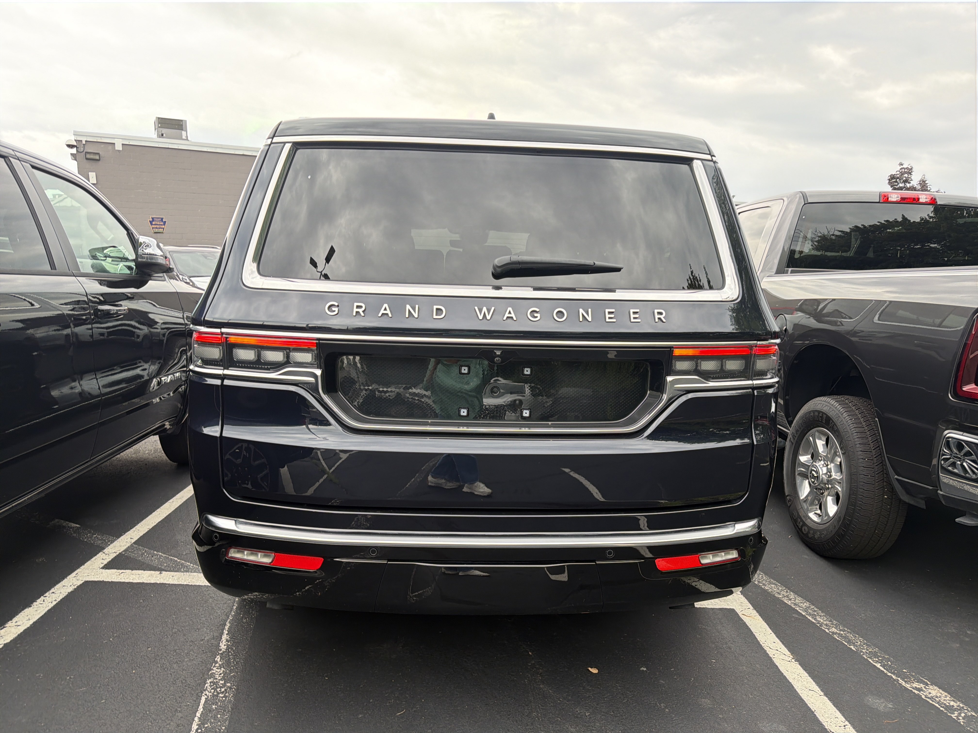 Used 2025 Jeep Grand Wagoneer 4WD image 6