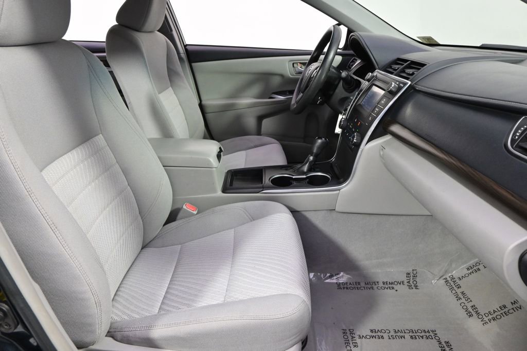 Used 2015 Toyota Camry LE image 16