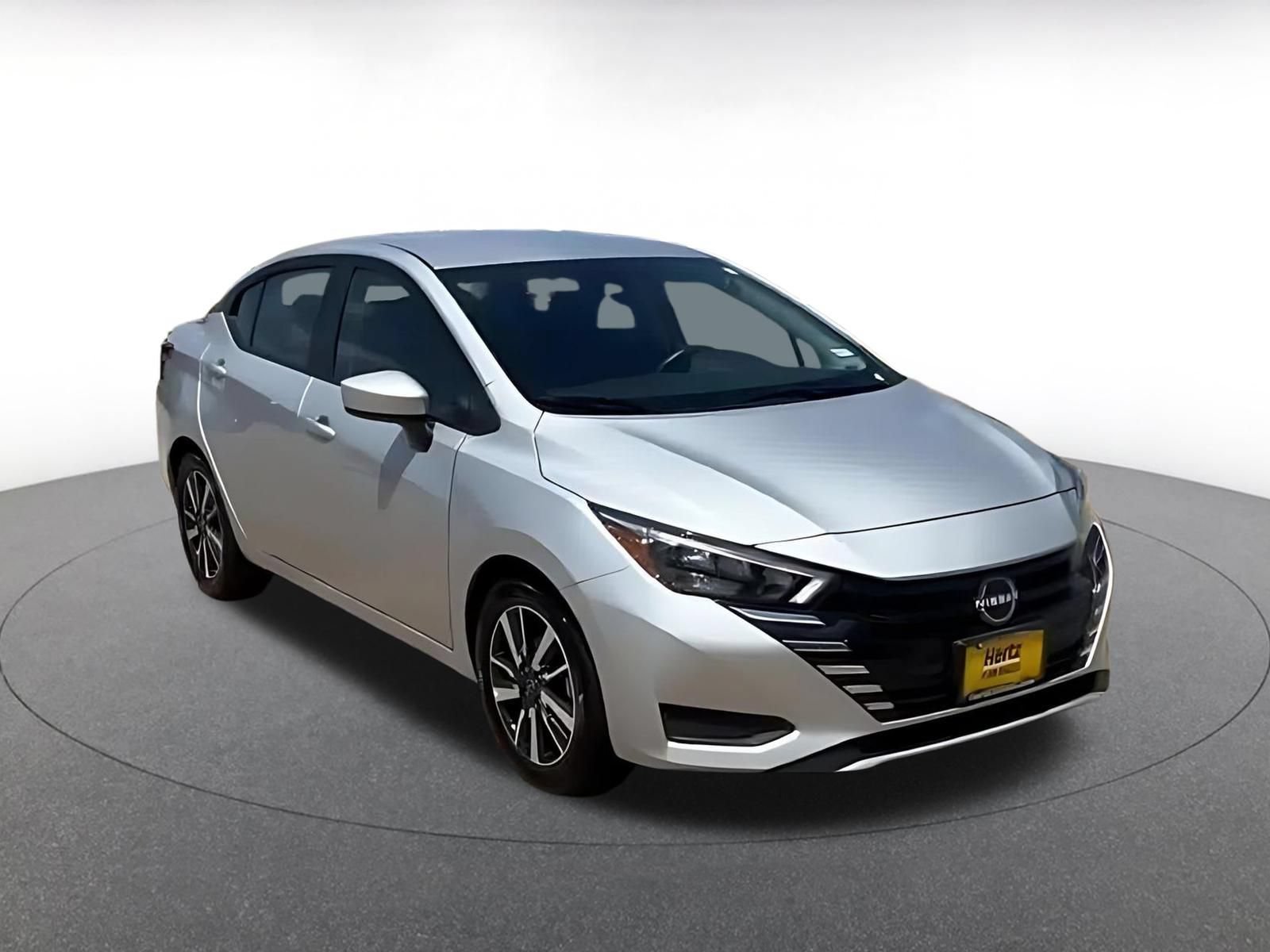 Used 2025 Nissan Versa SV FWD image 3