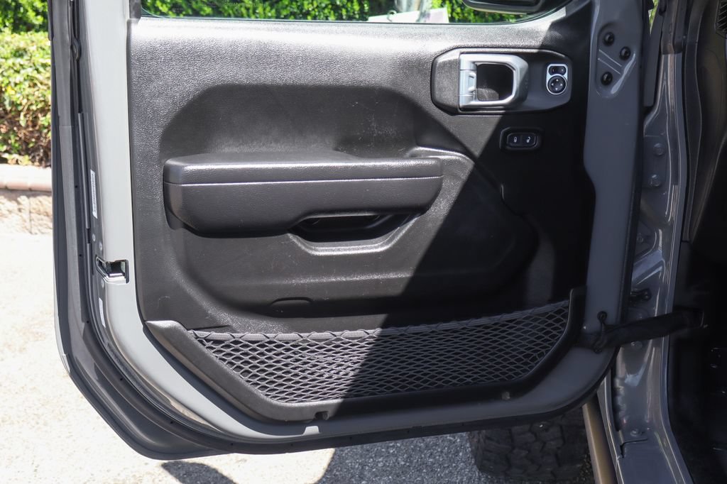 Used 2023 Jeep Gladiator Mojave w/ LED Lighting Group AWD/4WD image 13