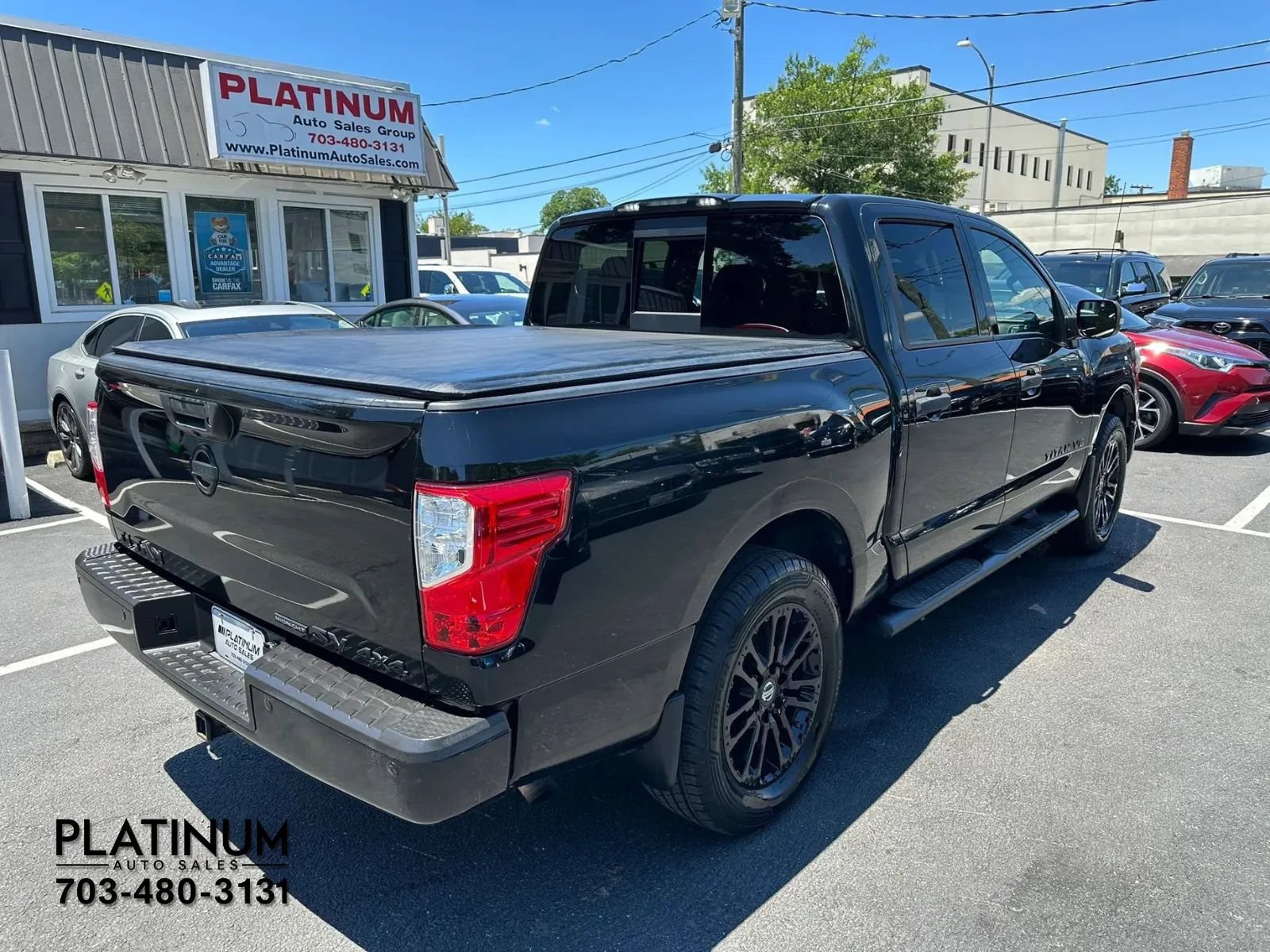 Used 2018 Nissan Titan SV w/ SV Convenience Package AWD/4WD image 5